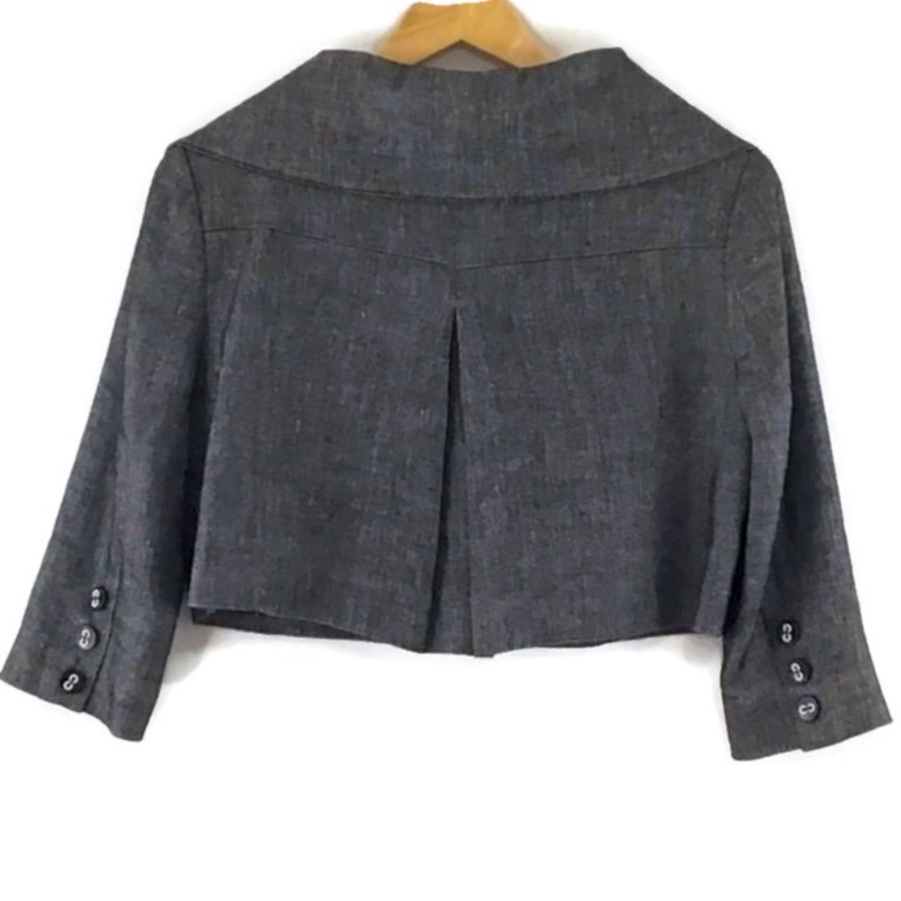 bebe BLACK AND WHITE RETRO STYLE CROPPED BLAZER